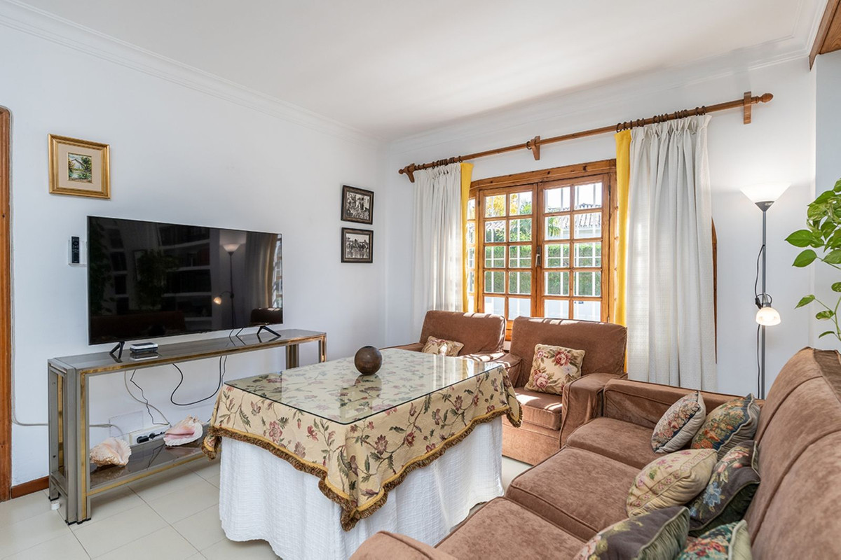 Se vende Villa - Chalet de 7 dormitorios en Costa Del Sol, Málaga, España