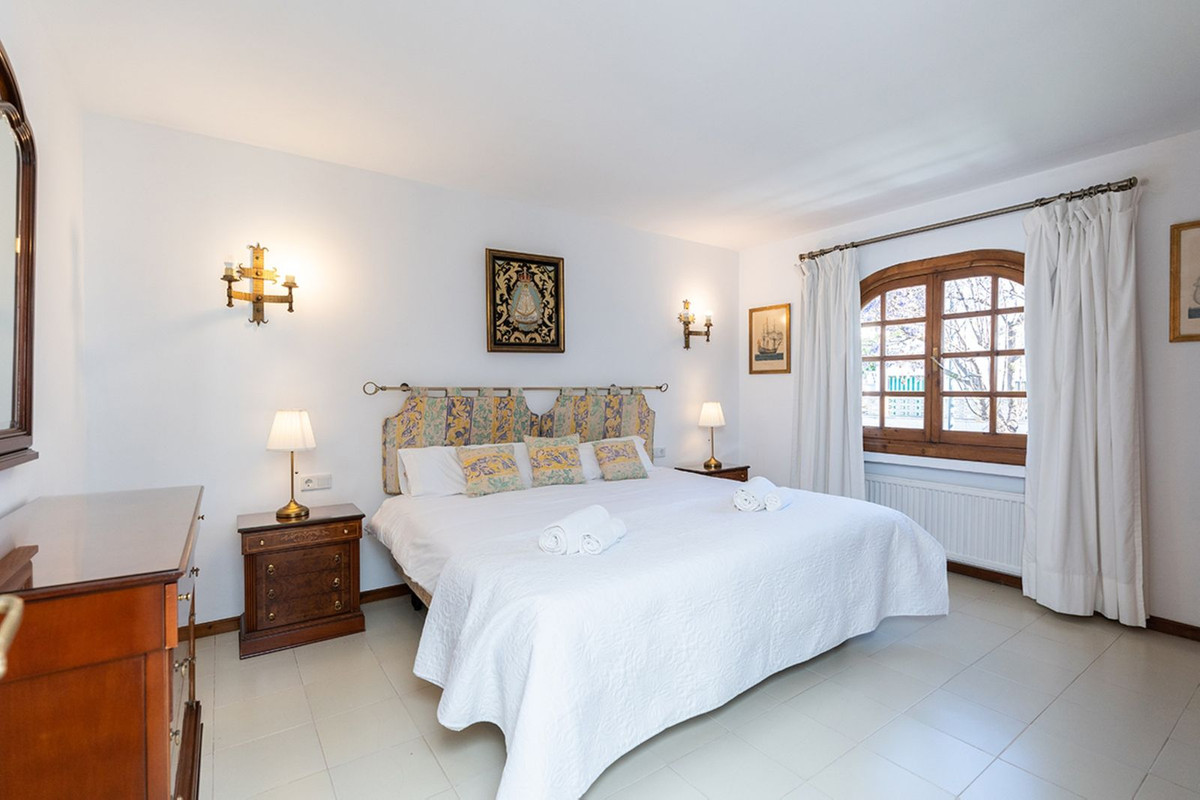 Se vende Villa - Chalet de 7 dormitorios en Costa Del Sol, Málaga, España
