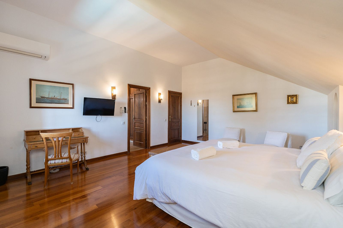 Se vende Villa - Chalet de 7 dormitorios en Costa Del Sol, Málaga, España