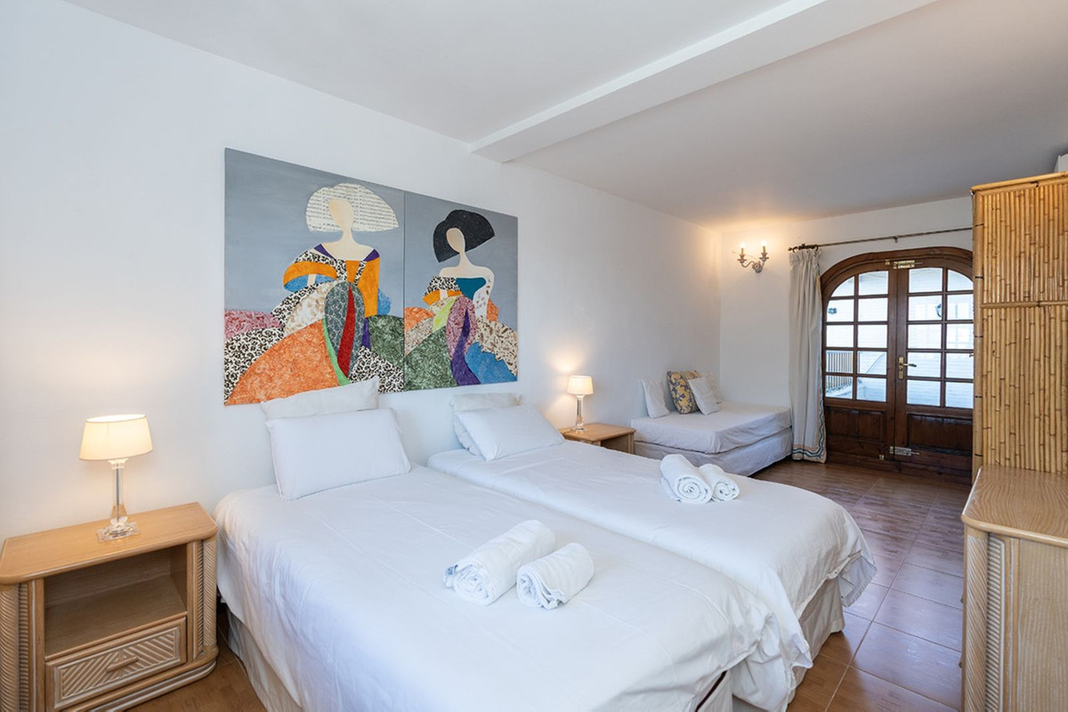 Se vende Villa - Chalet de 7 dormitorios en Costa Del Sol, Málaga, España