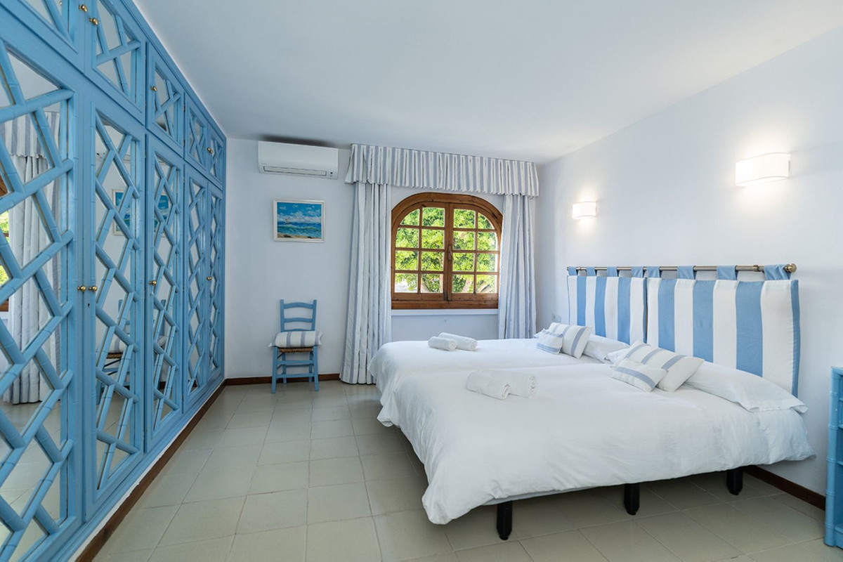 Se vende Villa - Chalet de 7 dormitorios en Costa Del Sol, Málaga, España