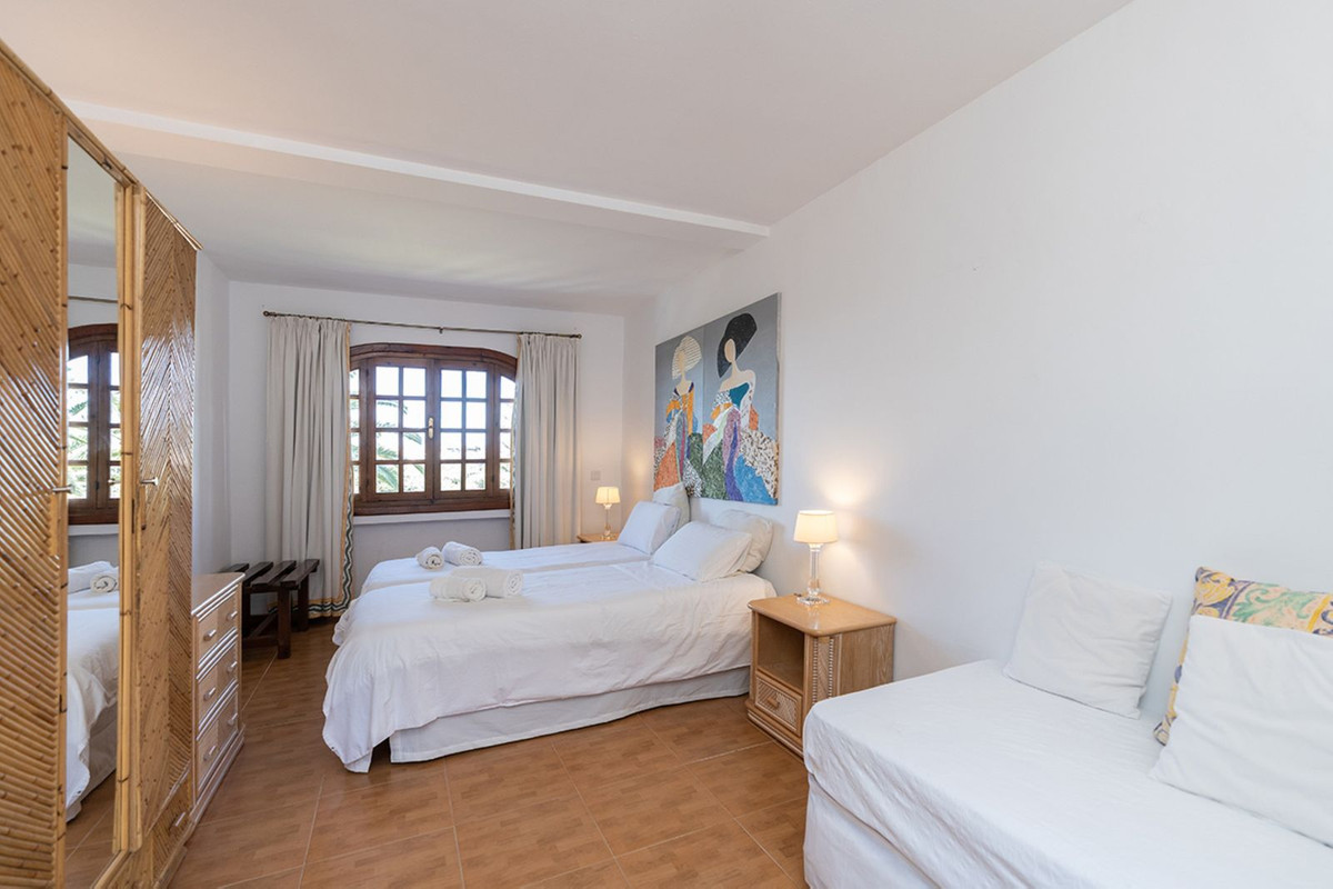 Se vende Villa - Chalet de 7 dormitorios en Costa Del Sol, Málaga, España