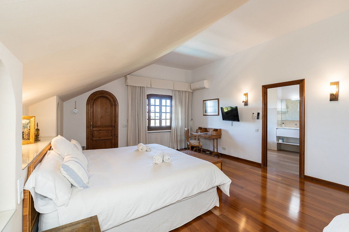 Se vende Villa - Chalet de 7 dormitorios en Costa Del Sol, Málaga, España