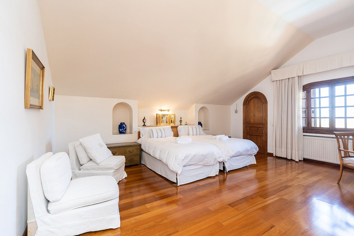 Se vende Villa - Chalet de 7 dormitorios en Costa Del Sol, Málaga, España