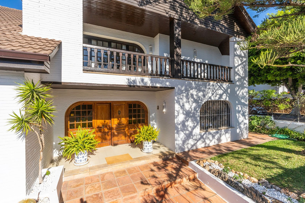 Se vende Villa - Chalet de 7 dormitorios en Costa Del Sol, Málaga, España