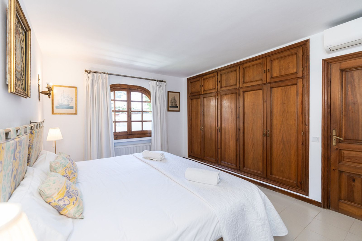 Se vende Villa - Chalet de 7 dormitorios en Costa Del Sol, Málaga, España
