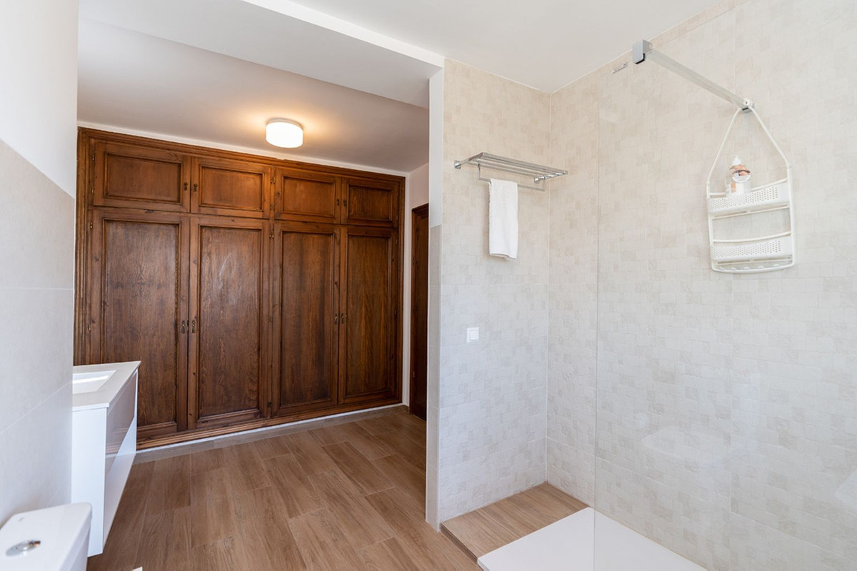 Se vende Villa - Chalet de 7 dormitorios en Costa Del Sol, Málaga, España