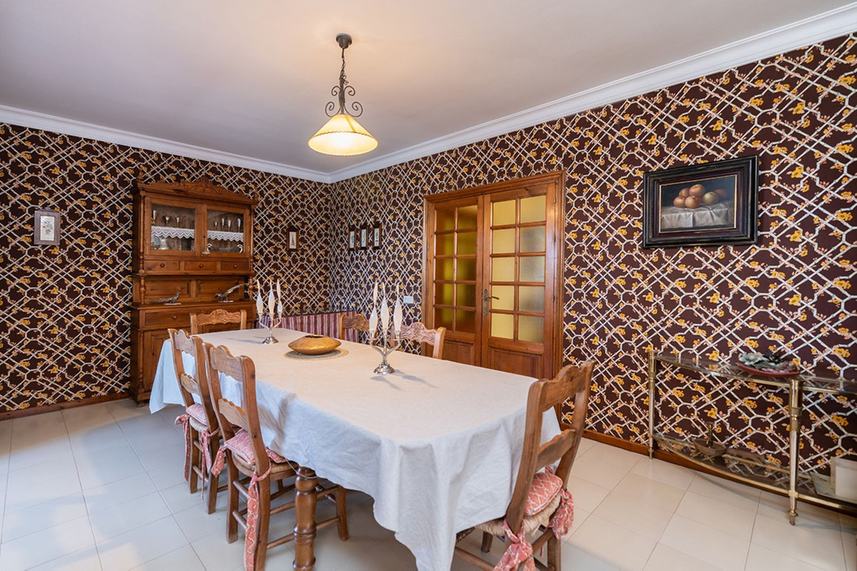 Se vende Villa - Chalet de 7 dormitorios en Costa Del Sol, Málaga, España