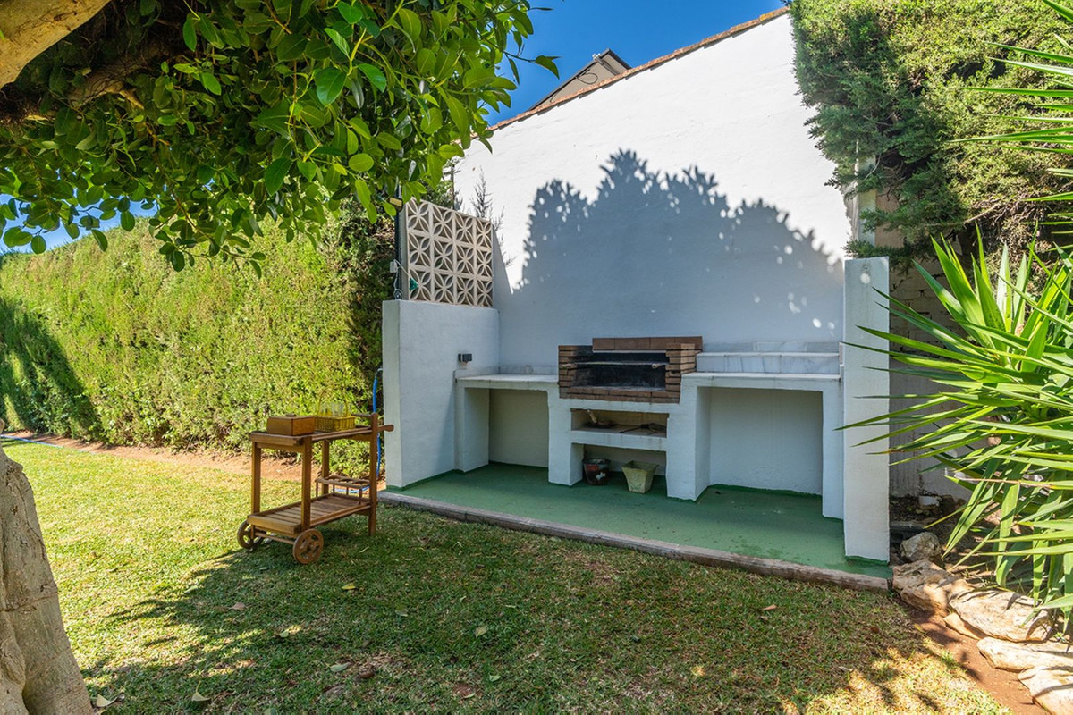 Se vende Villa - Chalet de 7 dormitorios en Costa Del Sol, Málaga, España