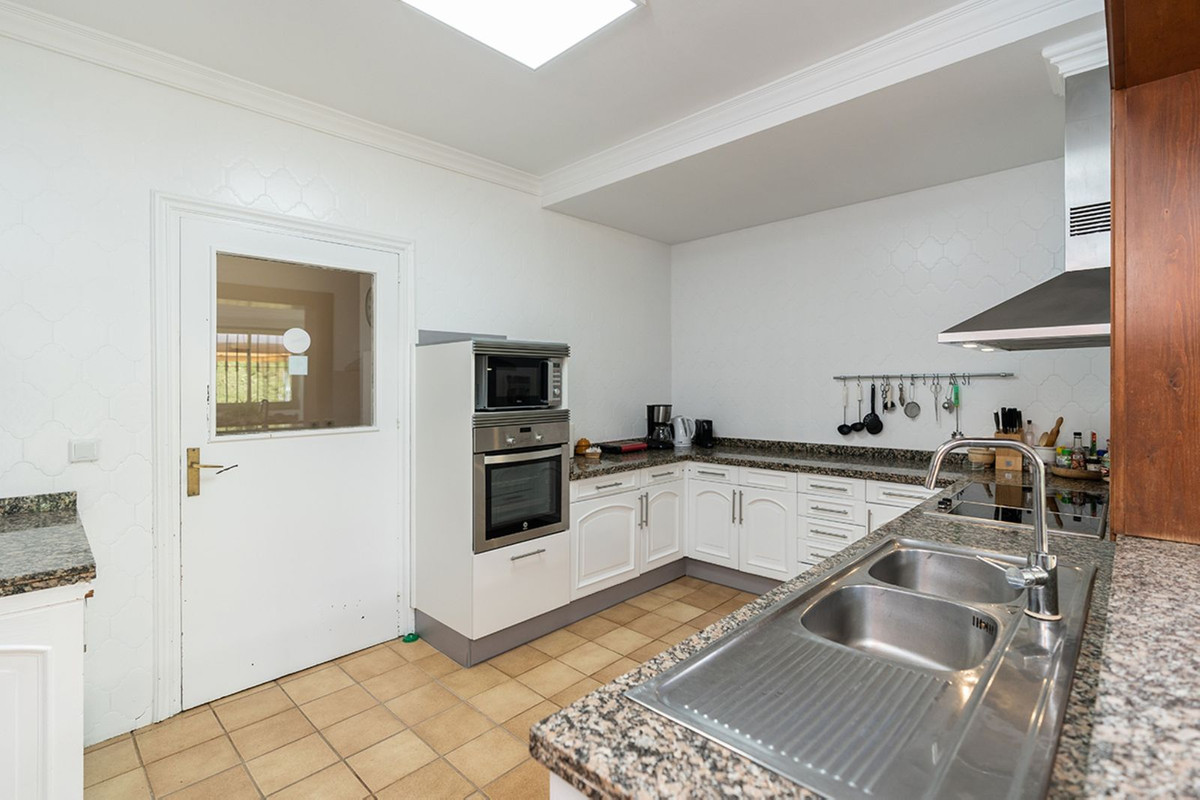 Se vende Villa - Chalet de 7 dormitorios en Costa Del Sol, Málaga, España