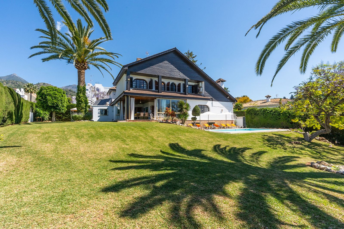Se vende Villa - Chalet de 7 dormitorios en Costa Del Sol, Málaga, España