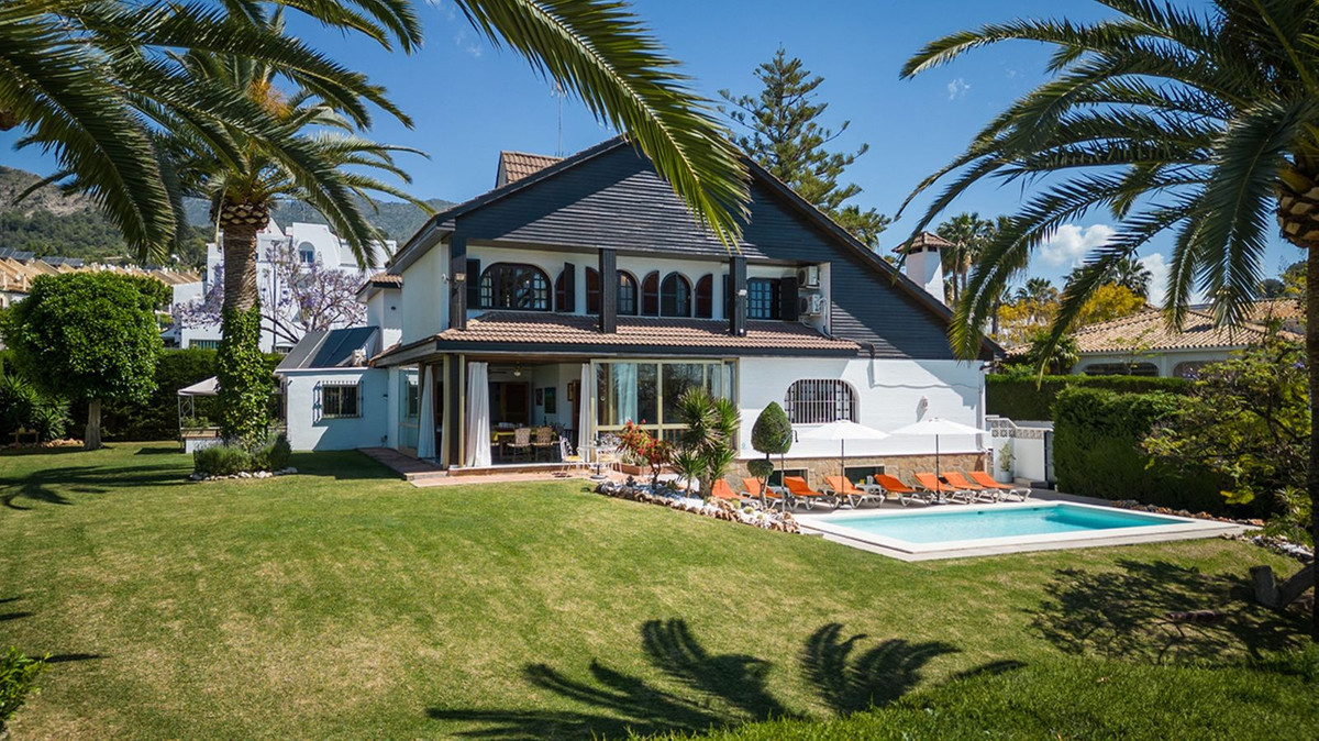 Se vende Villa - Chalet de 7 dormitorios en Costa Del Sol, Málaga, España