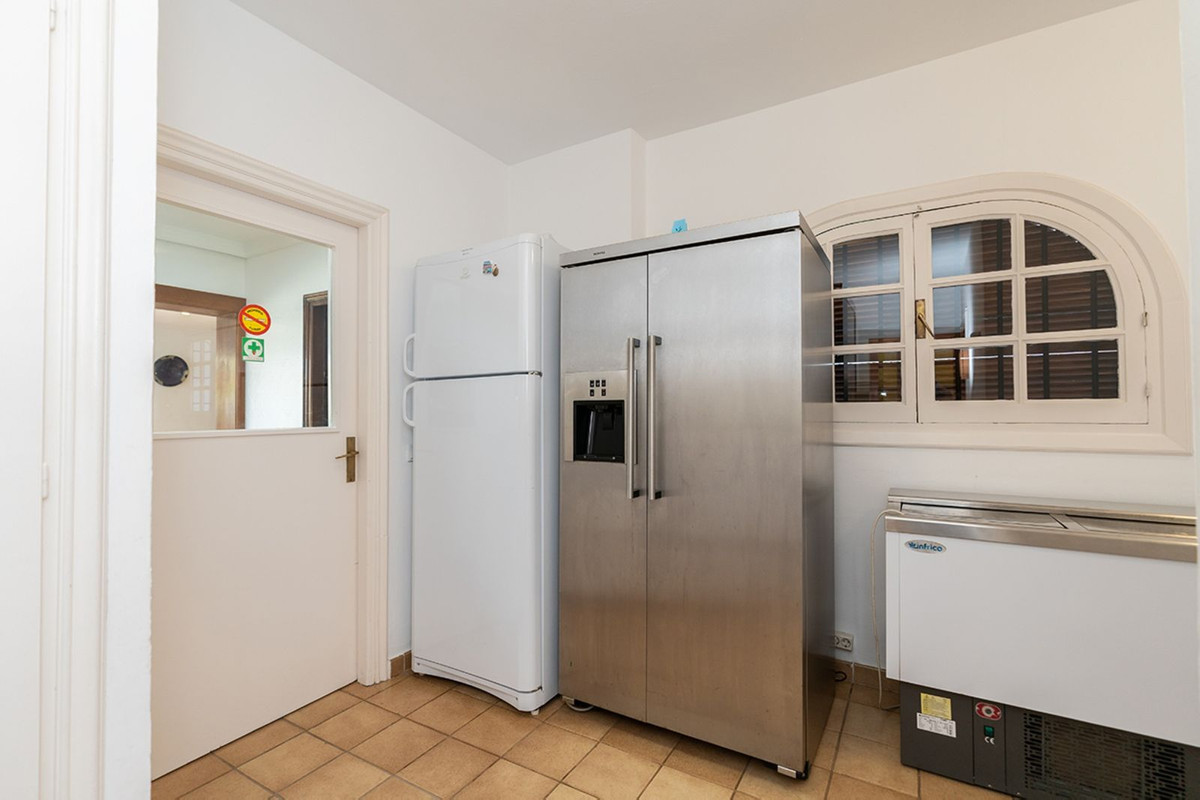 Se vende Villa - Chalet de 7 dormitorios en Costa Del Sol, Málaga, España
