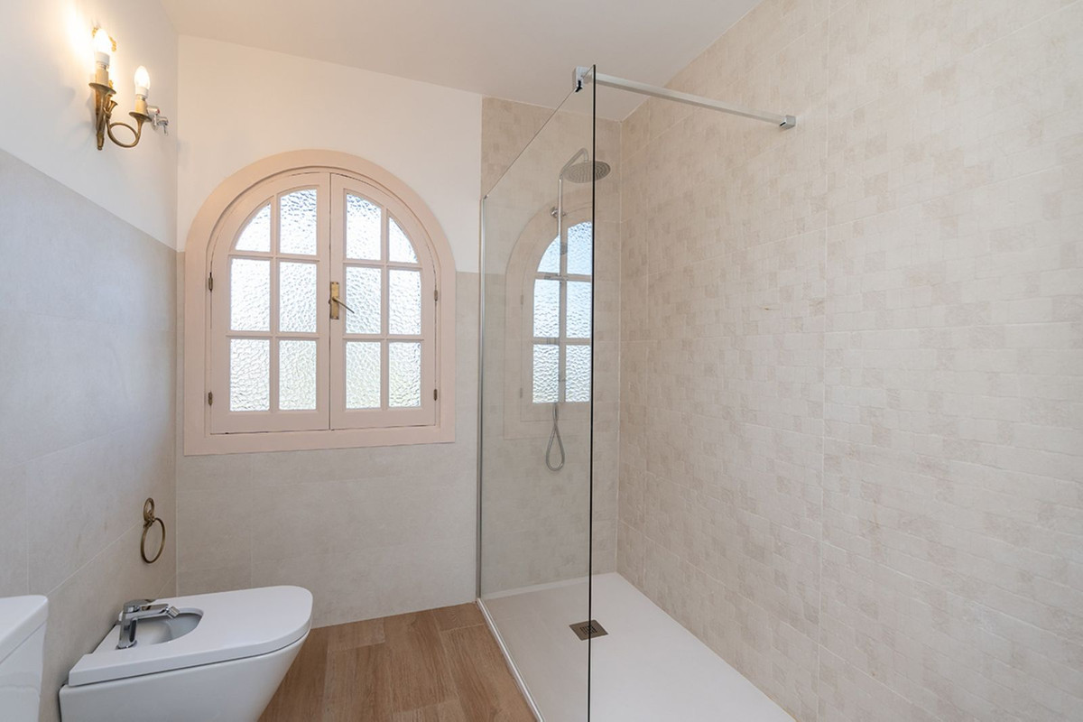 Se vende Villa - Chalet de 7 dormitorios en Costa Del Sol, Málaga, España