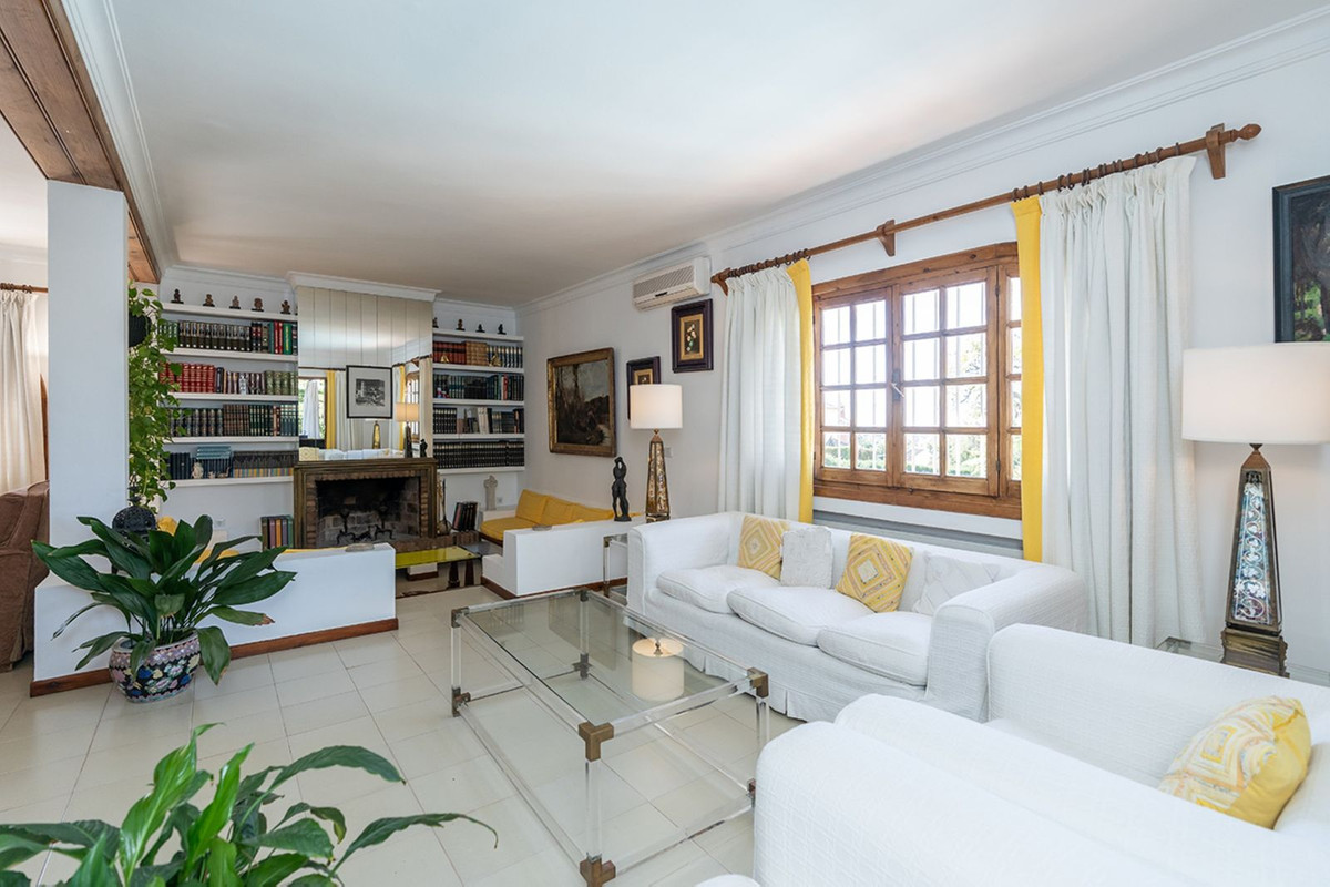 Se vende Villa - Chalet de 7 dormitorios en Costa Del Sol, Málaga, España
