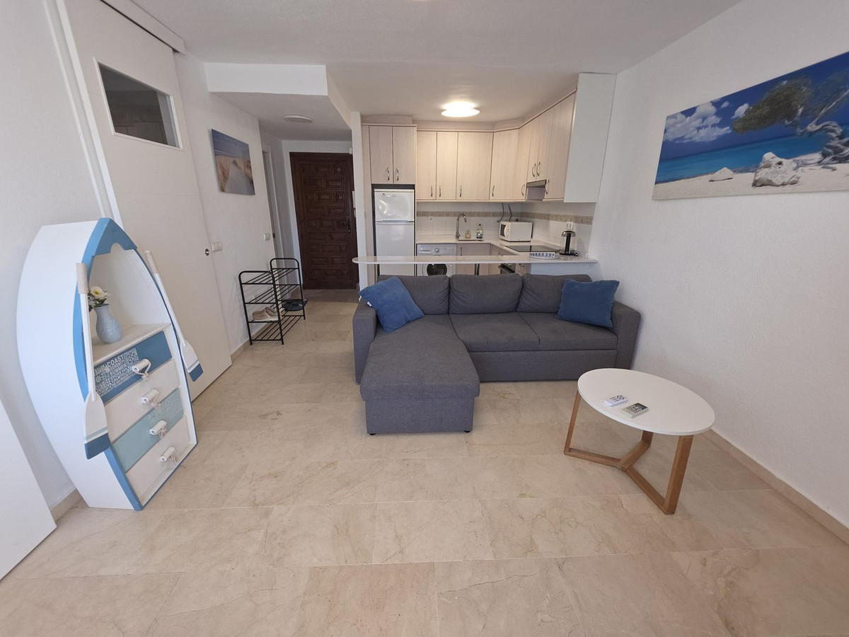 Se vende Apartamento Planta Media de 2 dormitorios en Costa Del Sol, Málaga, España