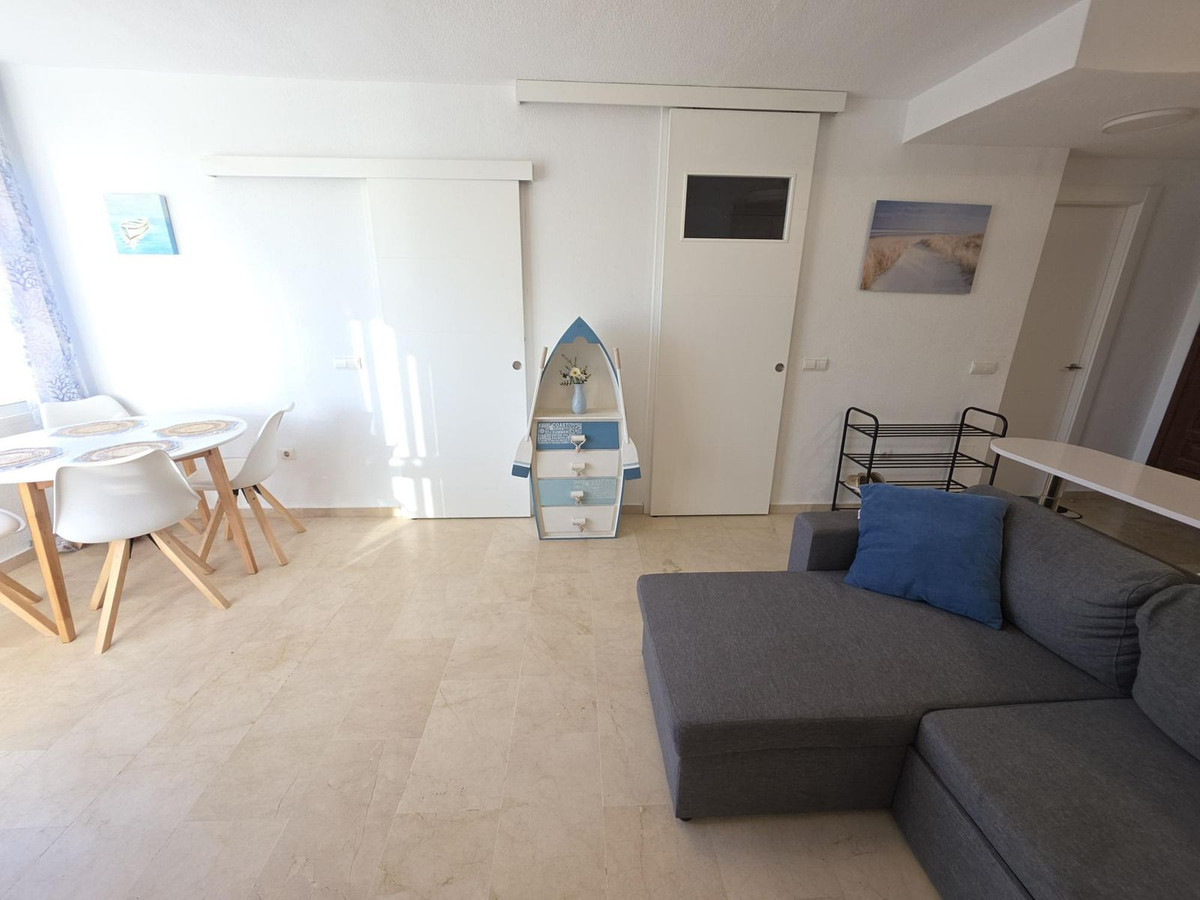 Se vende Apartamento Planta Media de 2 dormitorios en Costa Del Sol, Málaga, España