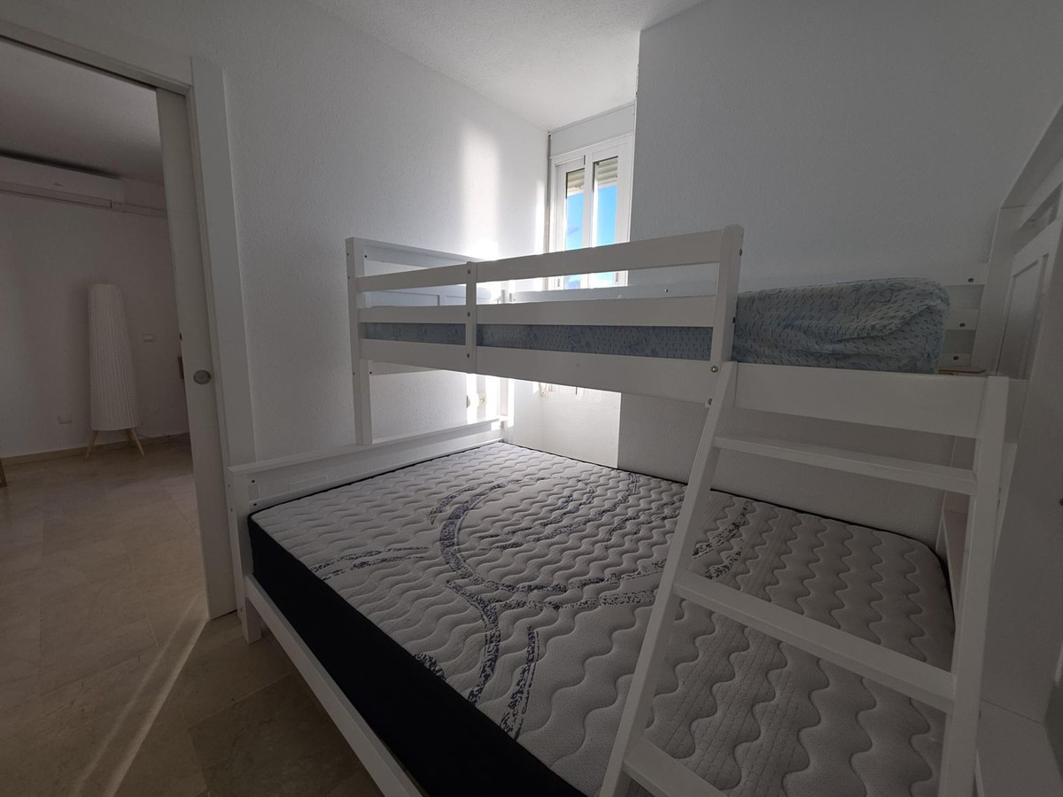 Se vende Apartamento Planta Media de 2 dormitorios en Costa Del Sol, Málaga, España