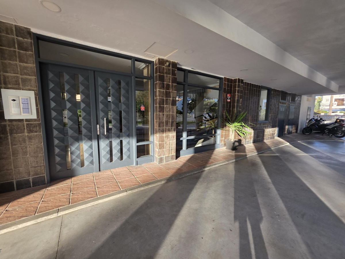 Se vende Apartamento Planta Media de 2 dormitorios en Costa Del Sol, Málaga, España