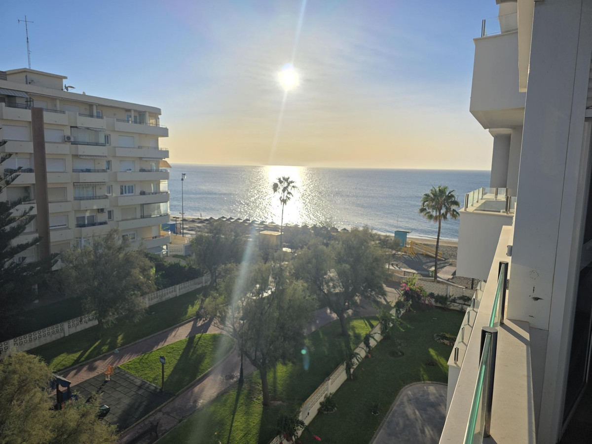 Se vende Apartamento Planta Media de 2 dormitorios en Costa Del Sol, Málaga, España