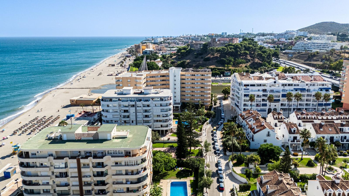 Se vende Apartamento Planta Media de 2 dormitorios en Costa Del Sol, Málaga, España