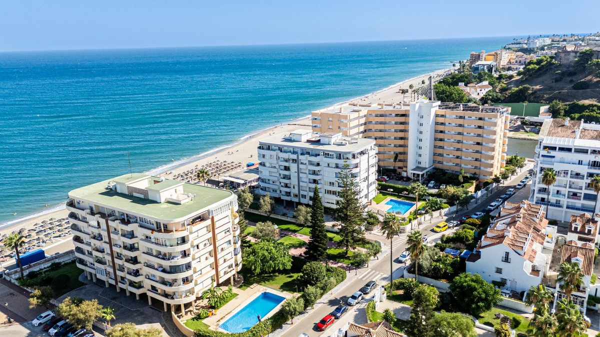 Se vende Apartamento Planta Media de 2 dormitorios en Costa Del Sol, Málaga, España