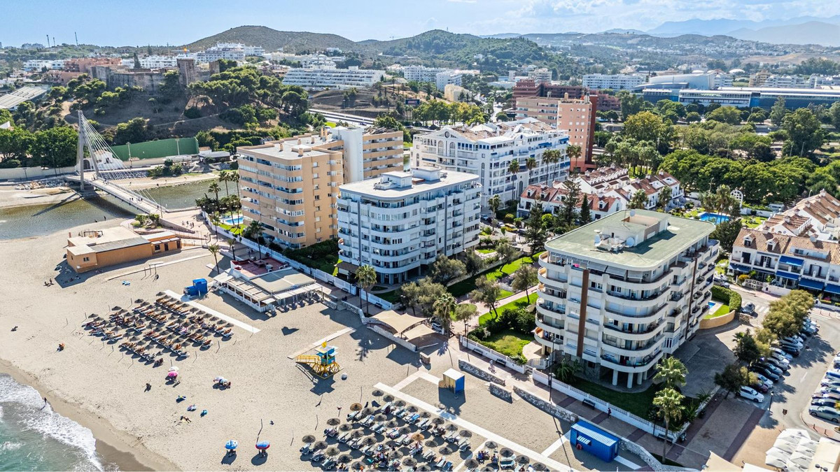 Se vende Apartamento Planta Media de 2 dormitorios en Costa Del Sol, Málaga, España