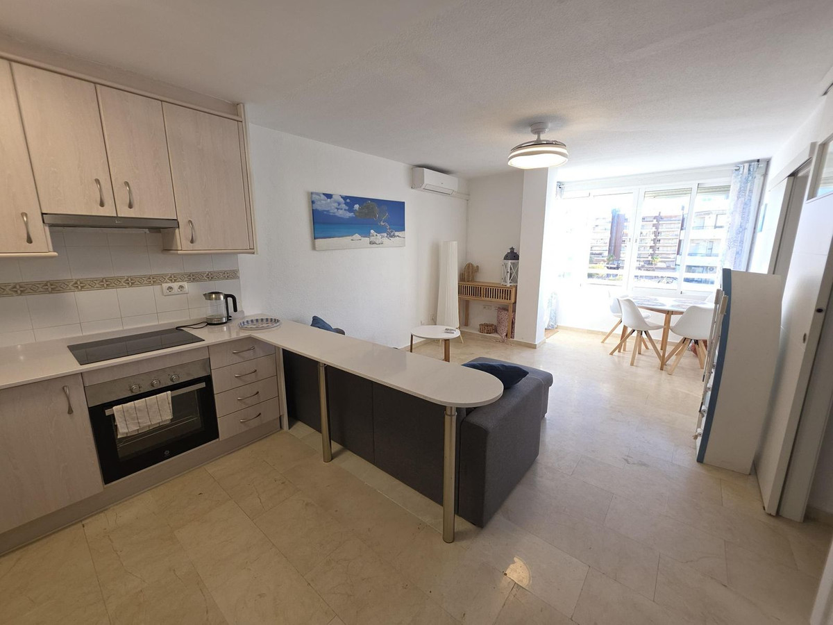 Se vende Apartamento Planta Media de 2 dormitorios en Costa Del Sol, Málaga, España