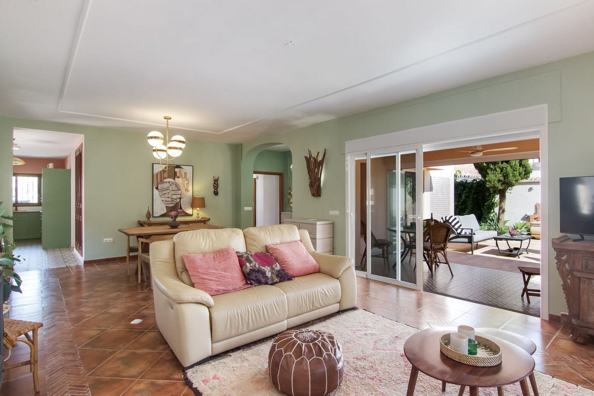 Se vende Villa - Chalet de 3 dormitorios en Costa Del Sol, Málaga, España