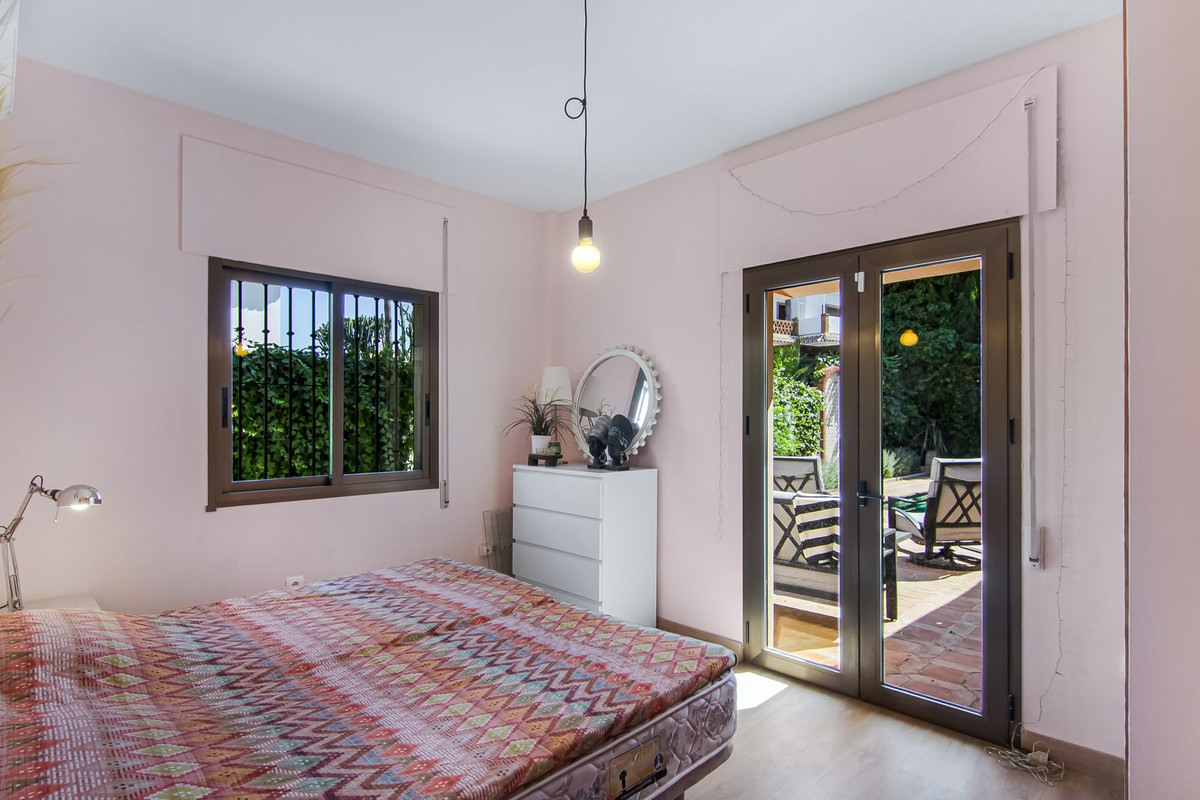 Se vende Villa - Chalet de 3 dormitorios en Costa Del Sol, Málaga, España