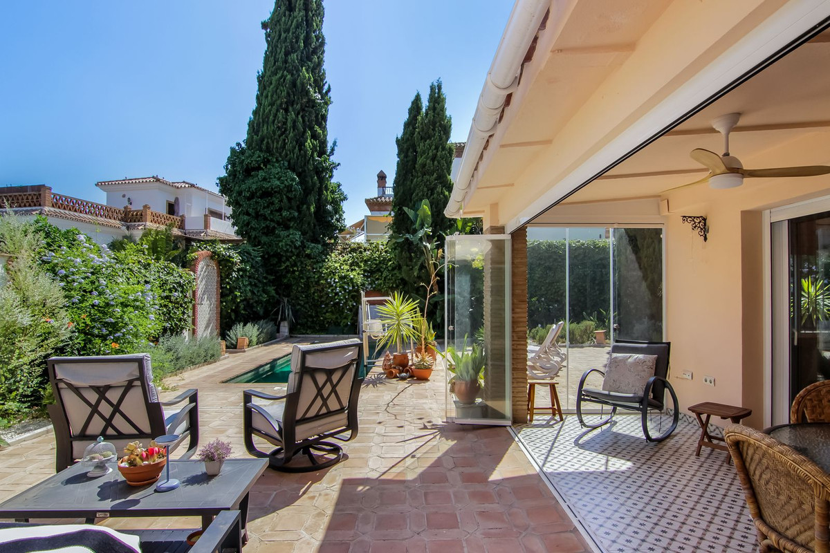 Se vende Villa - Chalet de 3 dormitorios en Costa Del Sol, Málaga, España