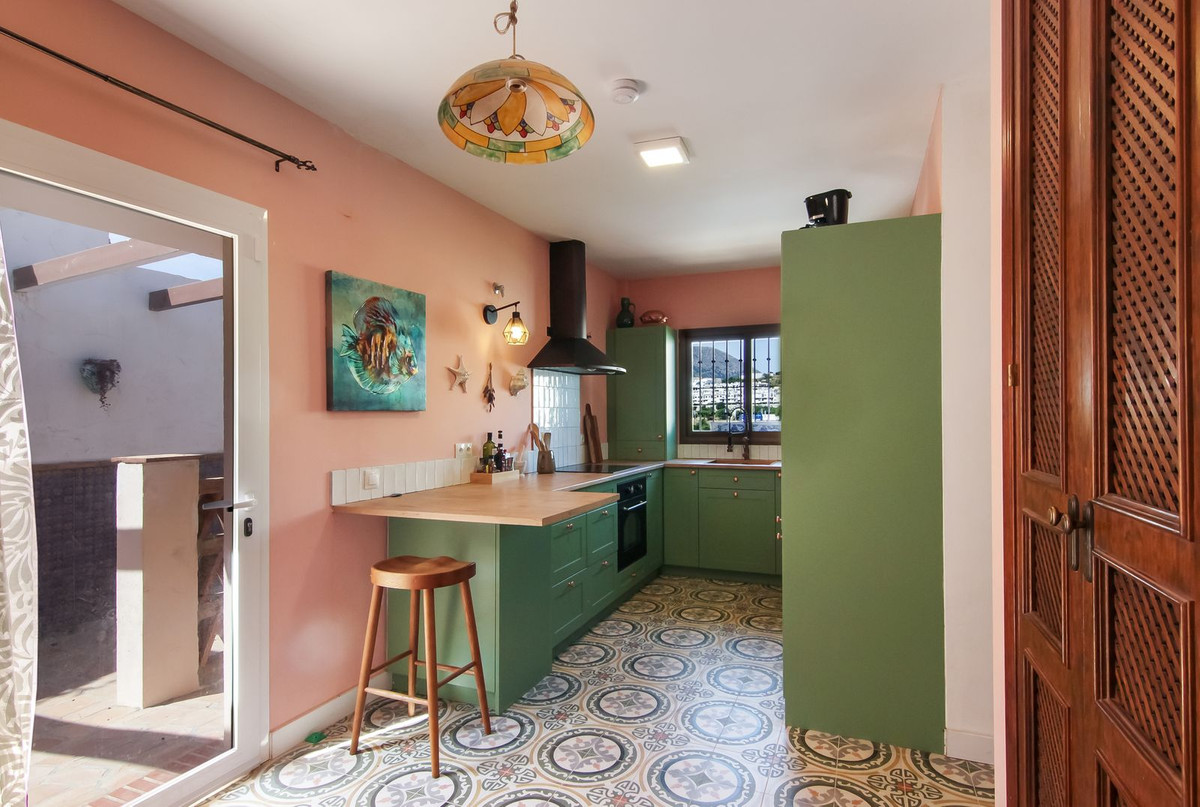Se vende Villa - Chalet de 3 dormitorios en Costa Del Sol, Málaga, España