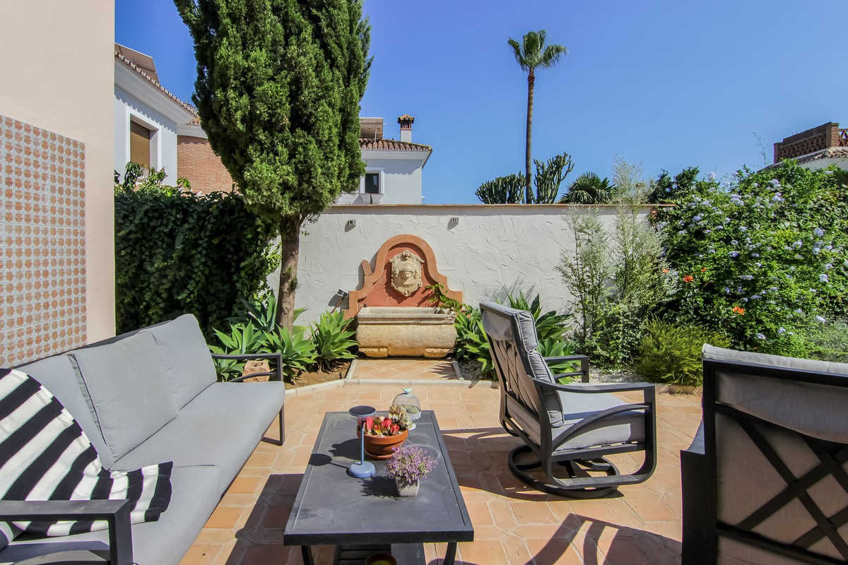 Se vende Villa - Chalet de 3 dormitorios en Costa Del Sol, Málaga, España