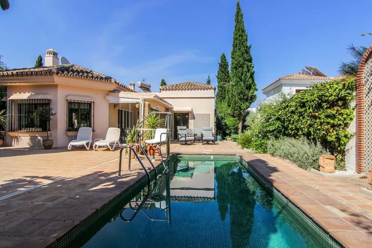 Se vende Villa - Chalet de 3 dormitorios en Costa Del Sol, Málaga, España