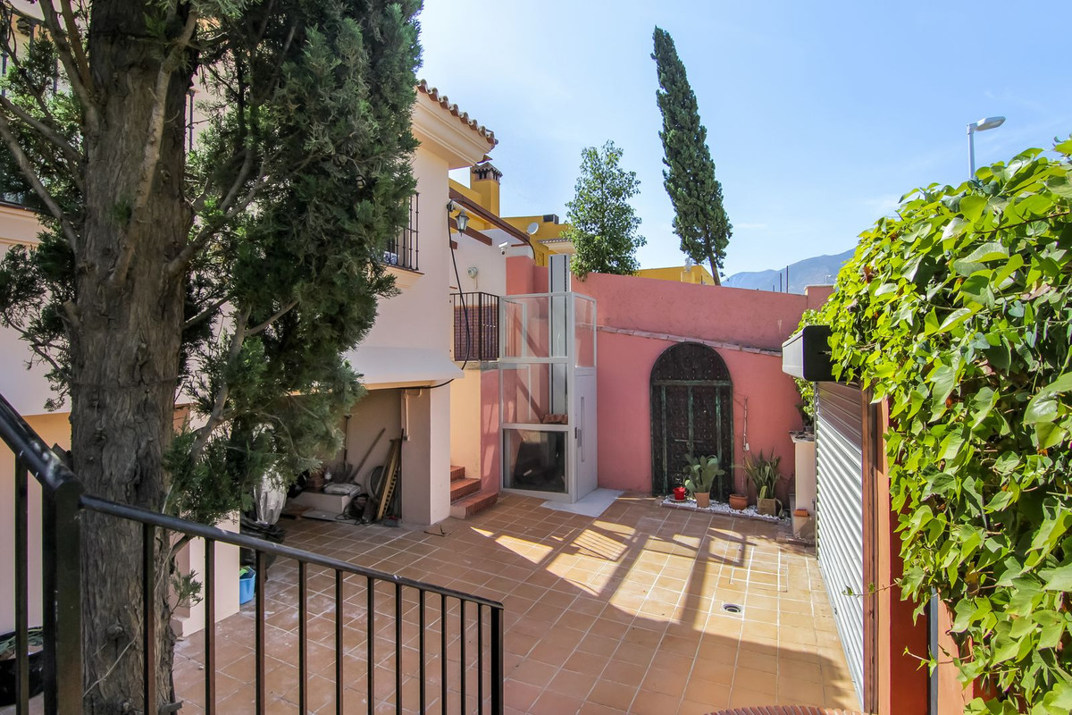 Se vende Villa - Chalet de 3 dormitorios en Costa Del Sol, Málaga, España