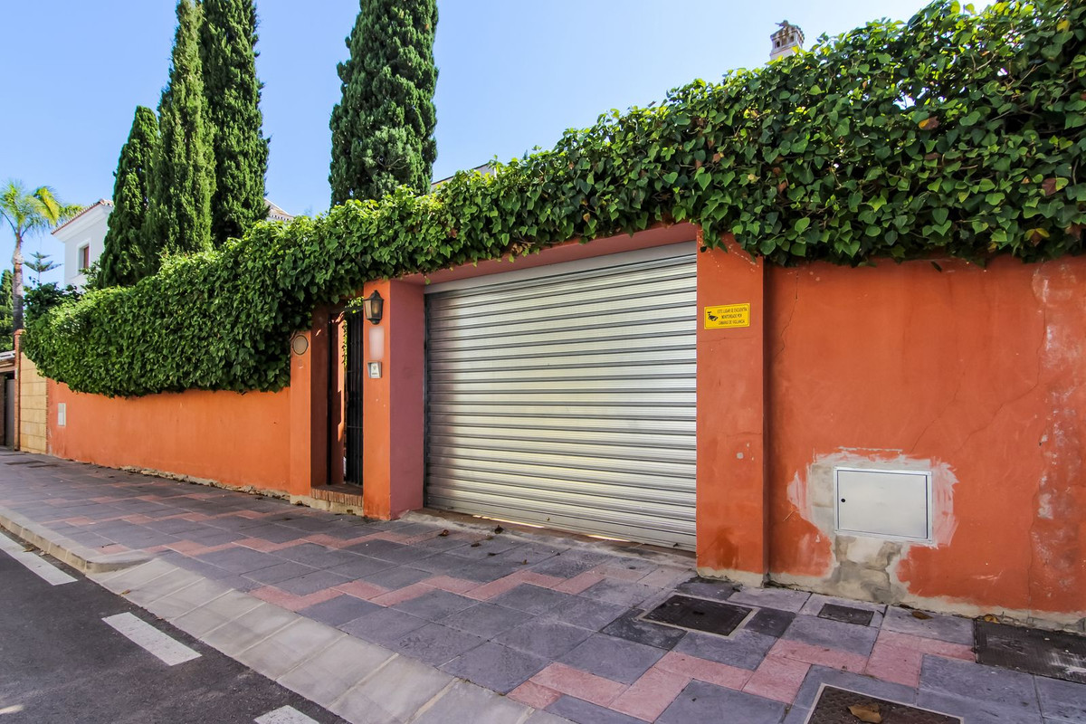 Se vende Villa - Chalet de 3 dormitorios en Costa Del Sol, Málaga, España