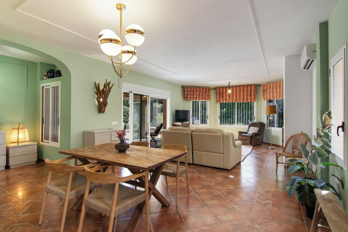 Se vende Villa - Chalet de 3 dormitorios en Costa Del Sol, Málaga, España