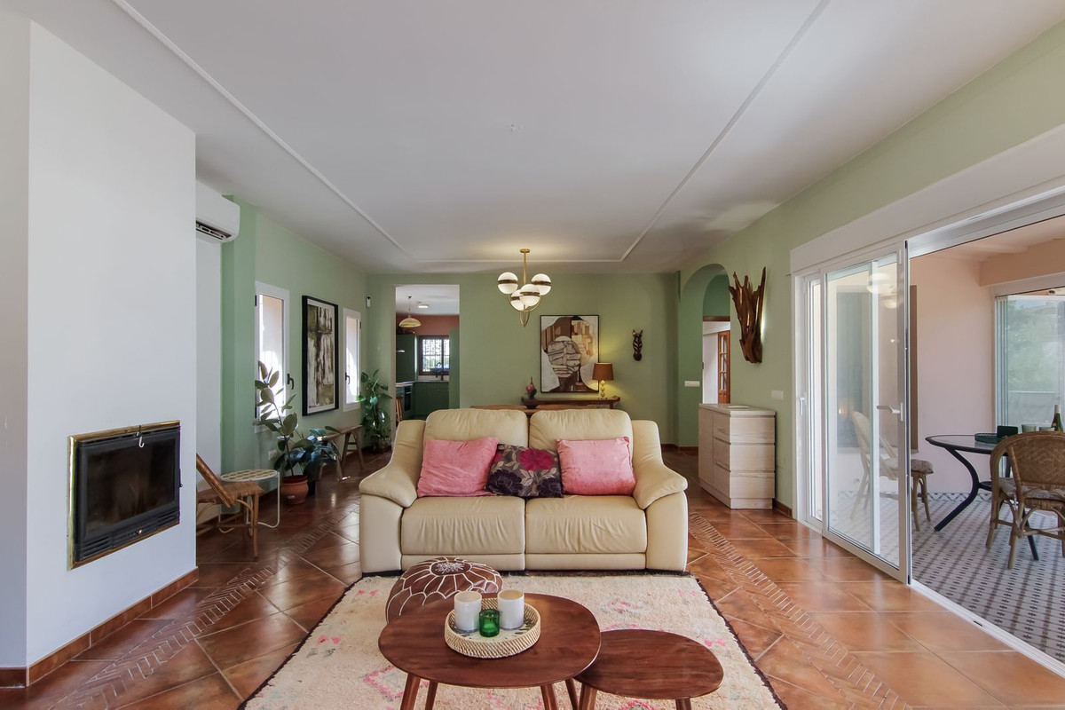 Se vende Villa - Chalet de 3 dormitorios en Costa Del Sol, Málaga, España