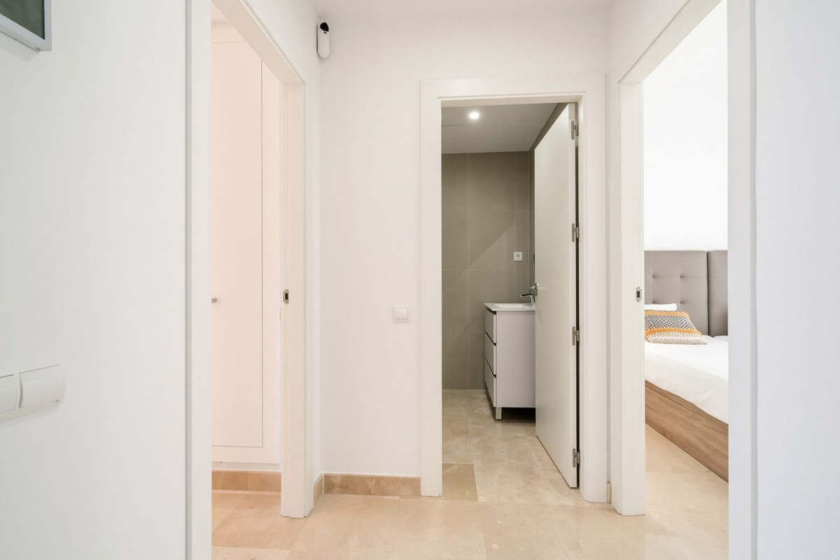 2 Bed Apartment for sale in El Paraiso Costa Del Sol, Málaga, Spain