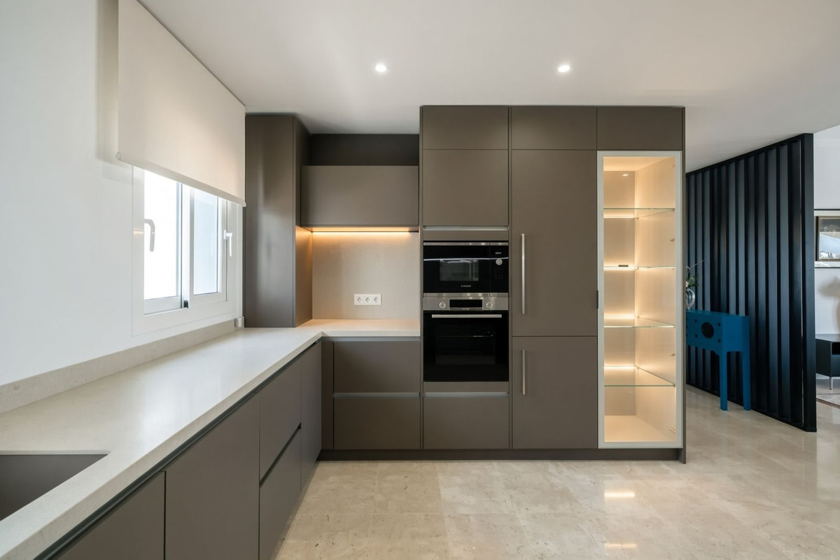 2 Bed Apartment for sale in El Paraiso Costa Del Sol, Málaga, Spain