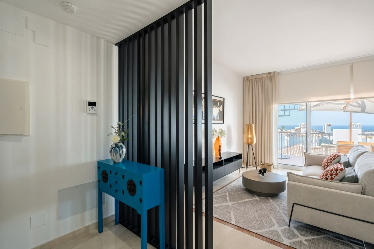 2 Bed Apartment for sale in El Paraiso Costa Del Sol, Málaga, Spain