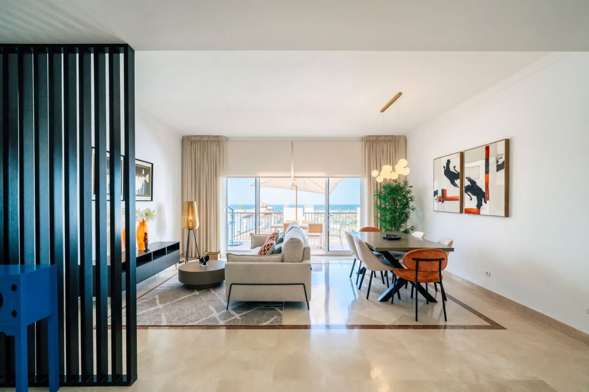 2 Bed Apartment for sale in El Paraiso Costa Del Sol, Málaga, Spain