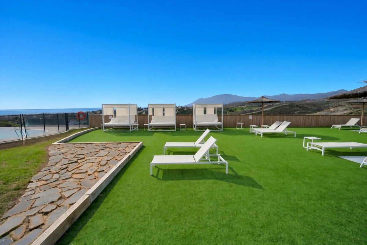 2 Bed Apartment for sale in El Paraiso Costa Del Sol, Málaga, Spain