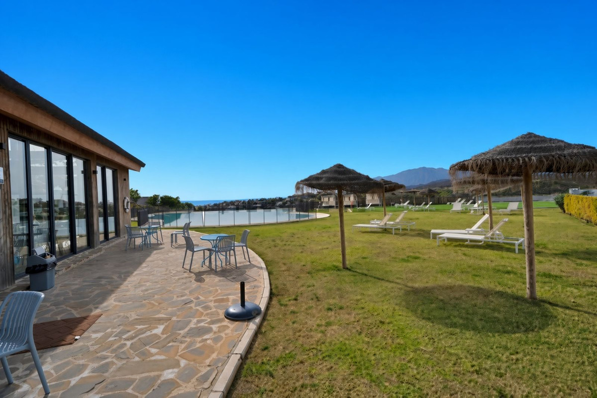 2 Bed Apartment for sale in El Paraiso Costa Del Sol, Málaga, Spain