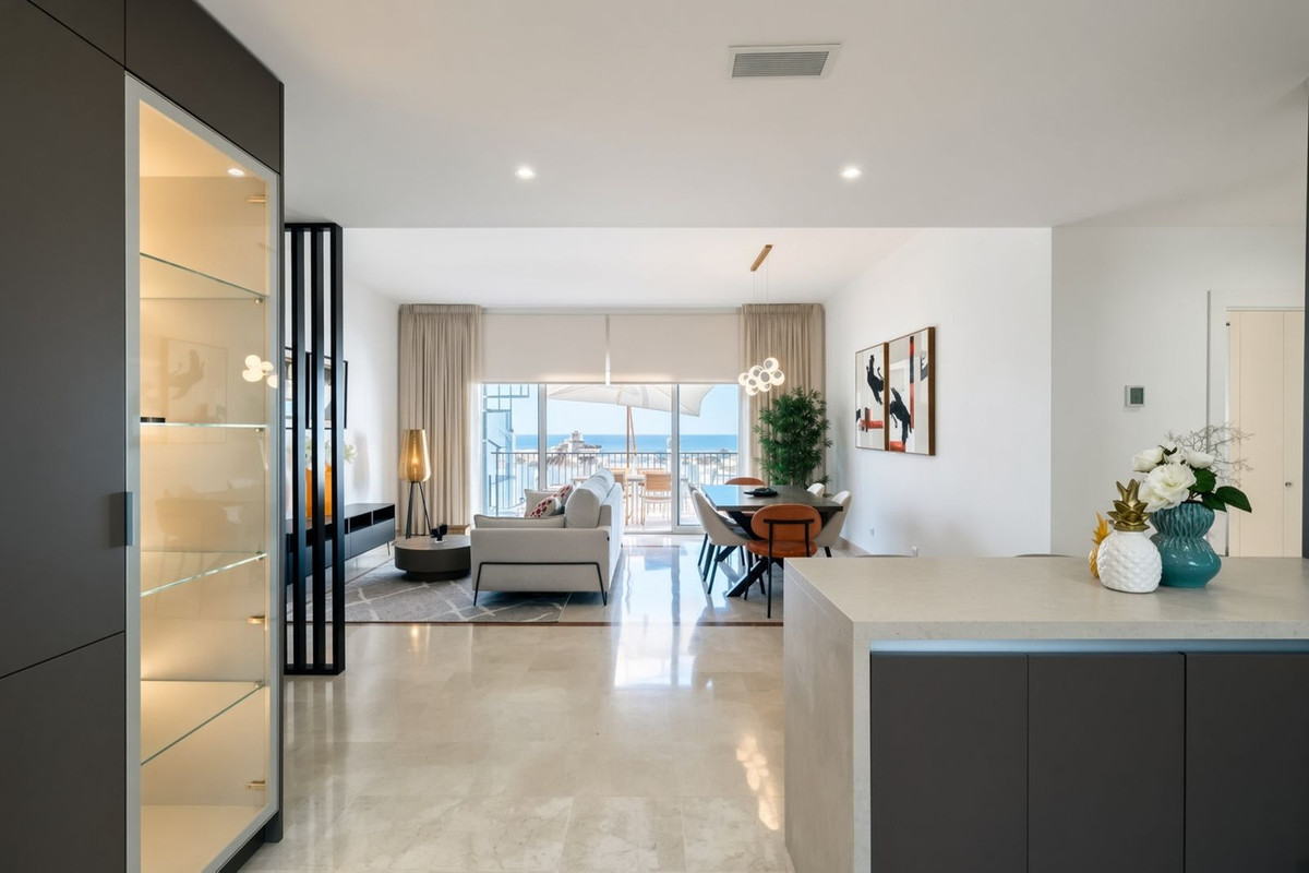 2 Bed Apartment for sale in El Paraiso Costa Del Sol, Málaga, Spain
