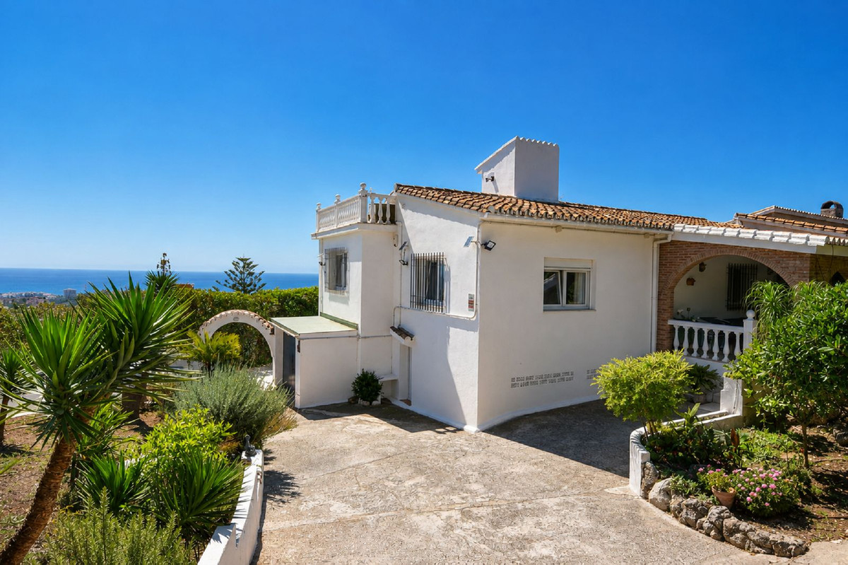4 Bed Townhouse for sale in Benalmadena Pueblo Costa Del Sol, Málaga, Spain