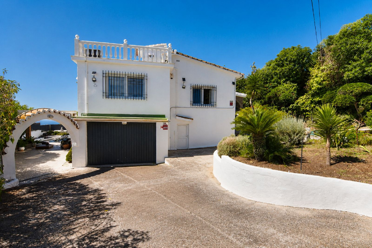 4 Bed Townhouse for sale in Benalmadena Pueblo Costa Del Sol, Málaga, Spain