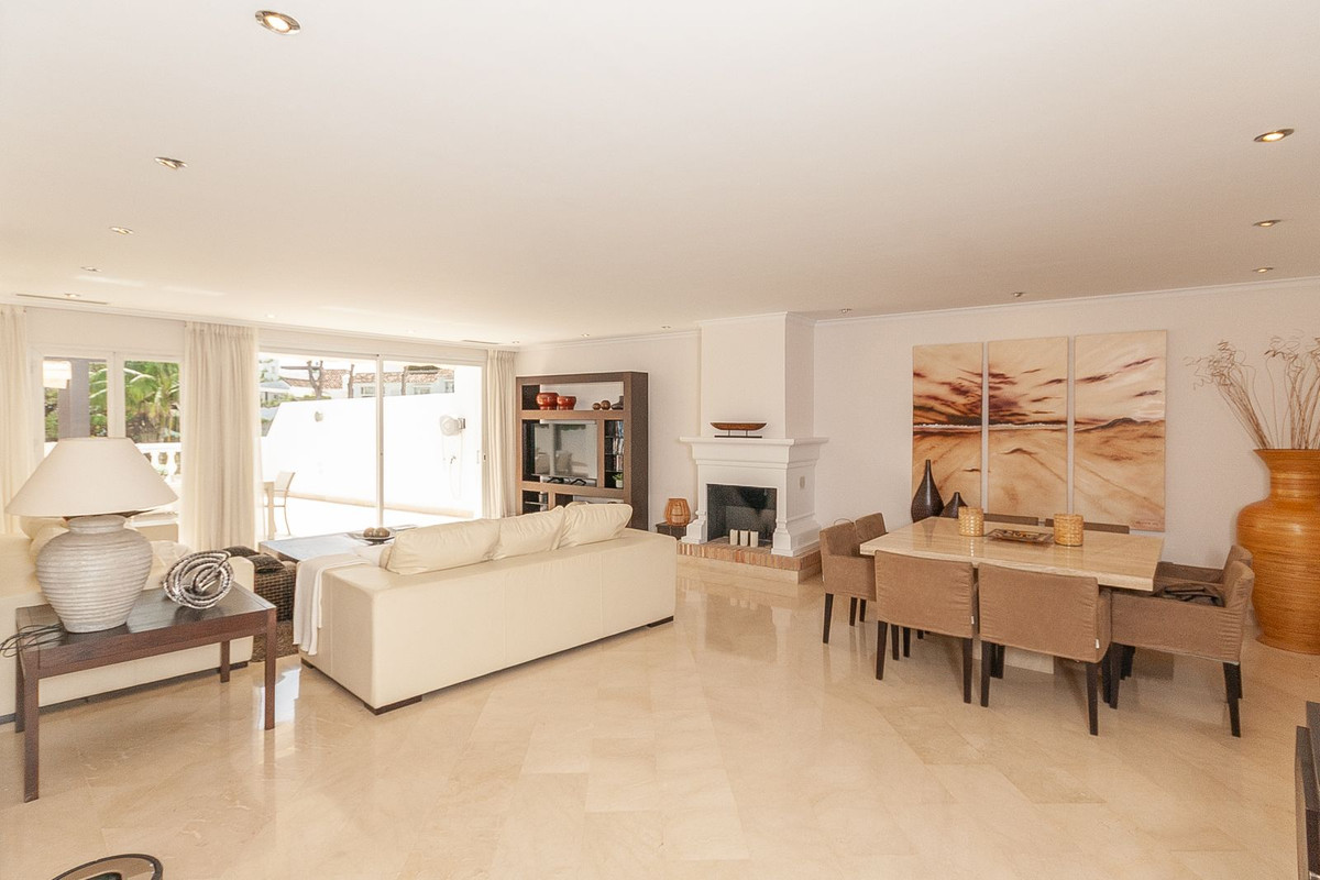 Se vende Apartamento Planta Media de 3 dormitorios en Costa Del Sol, Málaga, España