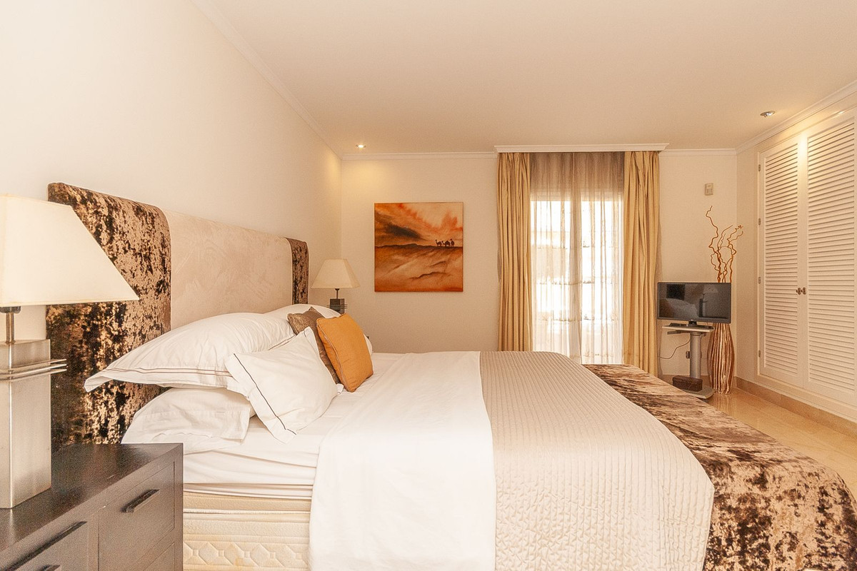Se vende Apartamento Planta Media de 3 dormitorios en Costa Del Sol, Málaga, España