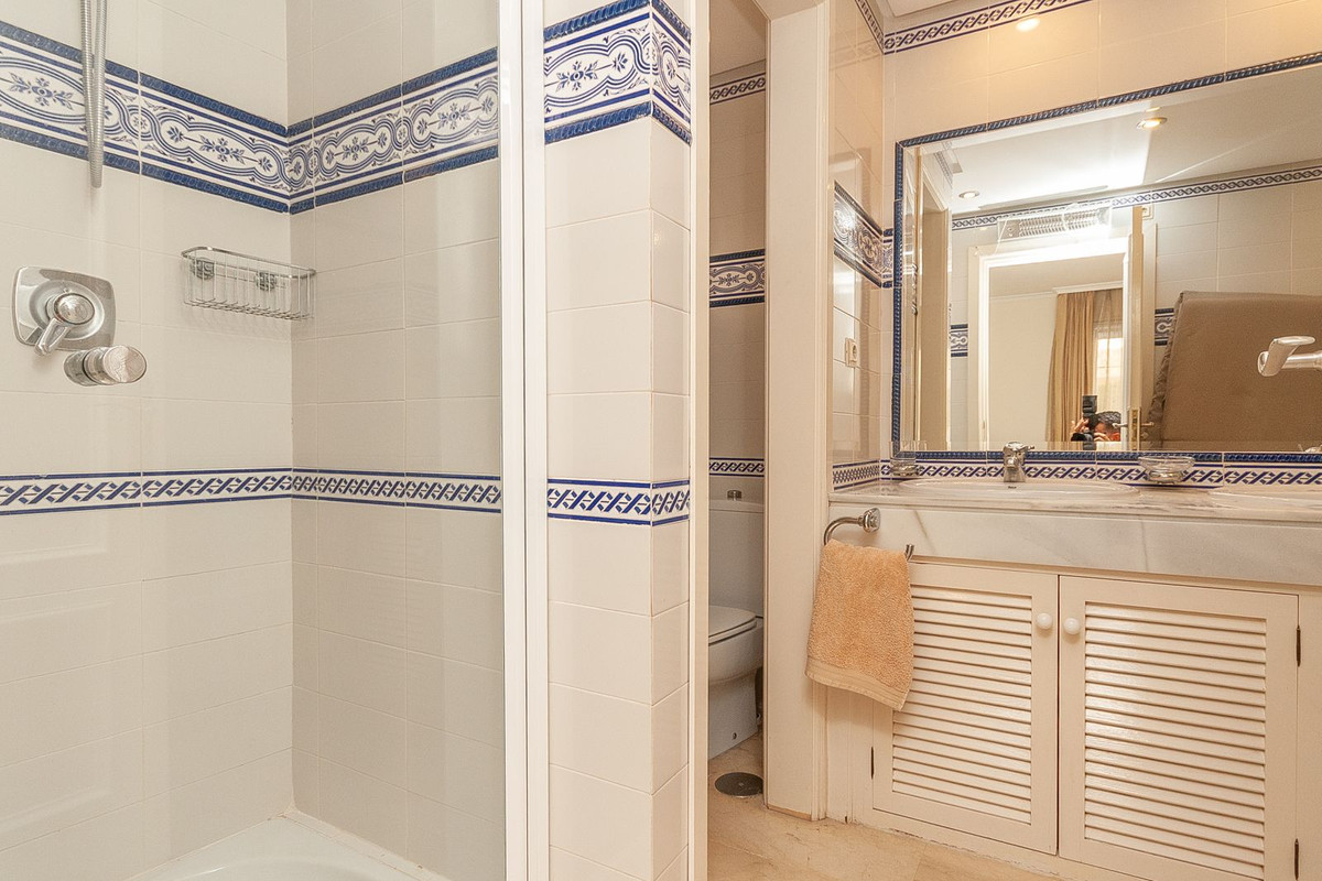 Se vende Apartamento Planta Media de 3 dormitorios en Costa Del Sol, Málaga, España